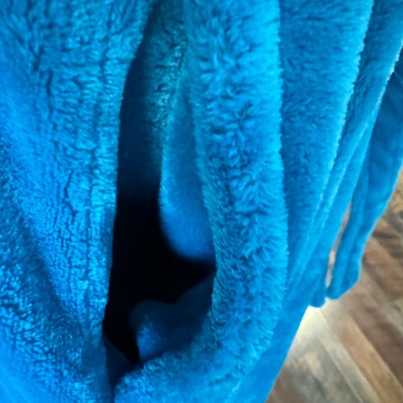 NWOT sz L/xl robe teal super soft! - Picture 4 of 5
